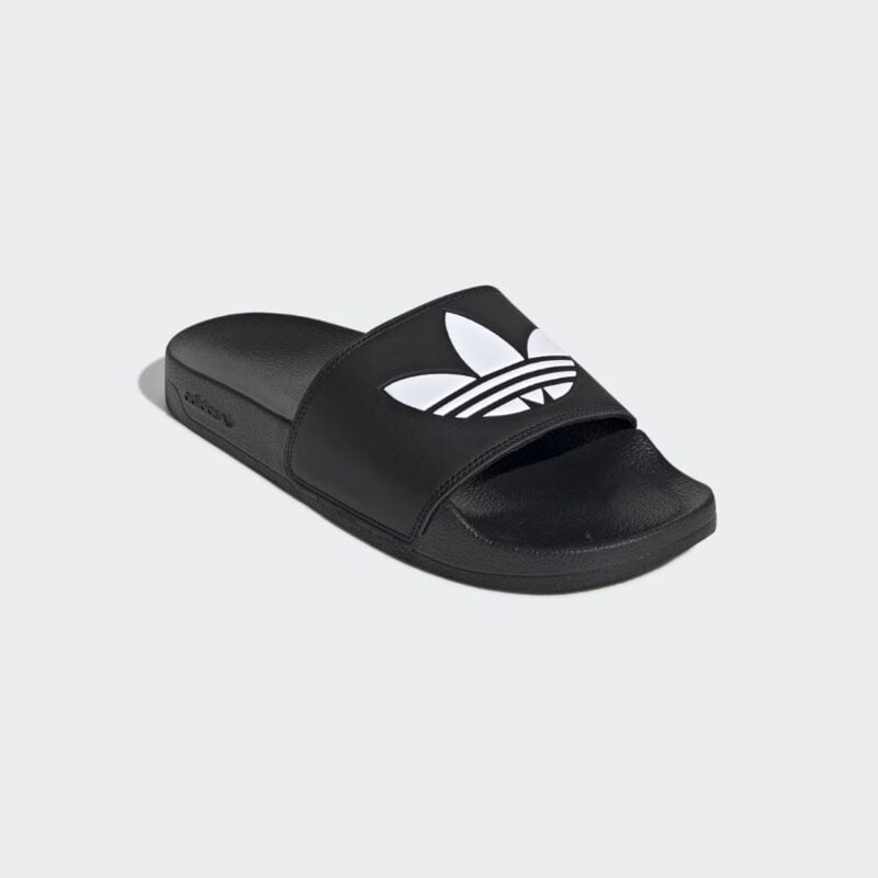 chinelo adidas adilette