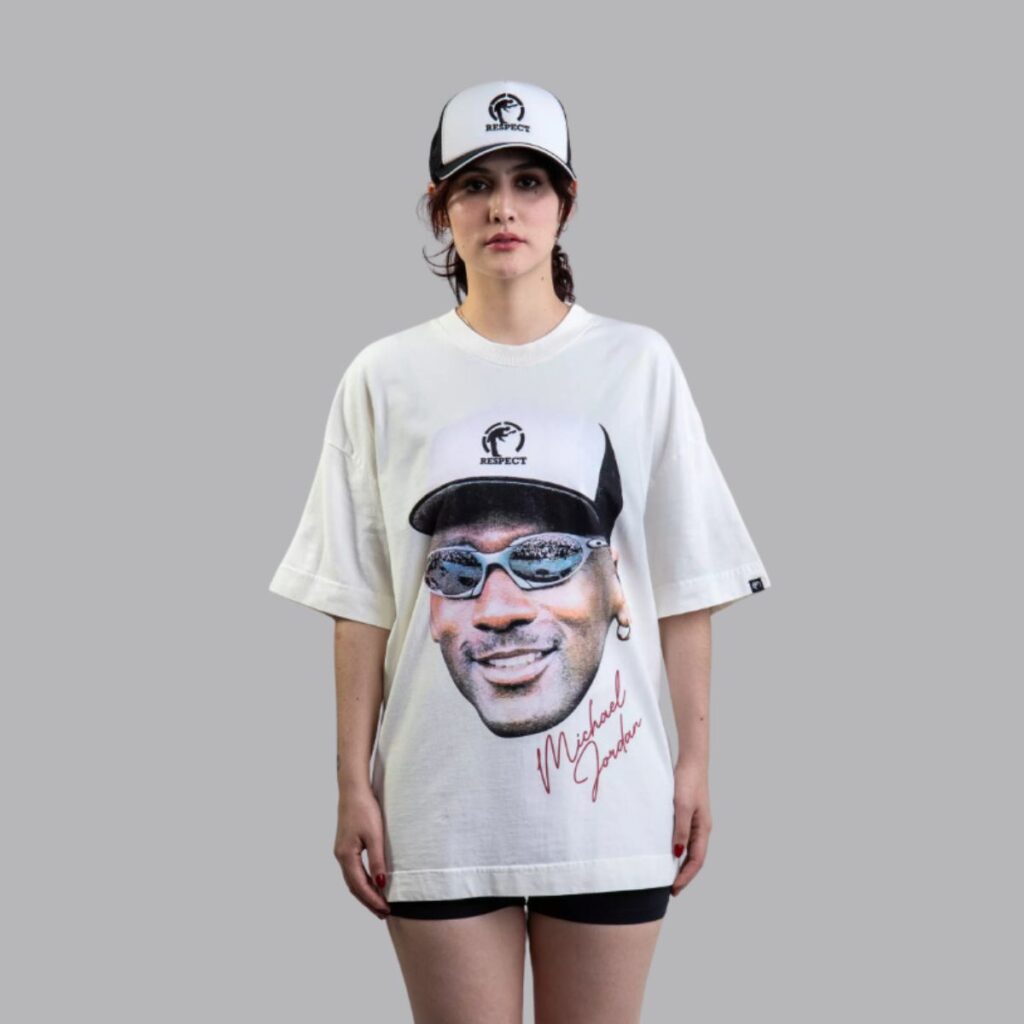 Imortalize a lenda com a Camiseta Respect Brand Face Oversized Michael Jordan Off-White!
