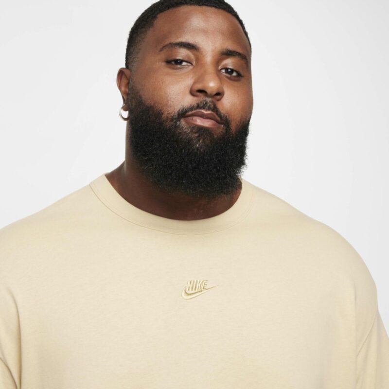 Camiseta Nike Sportswear Premium Essentials Bege