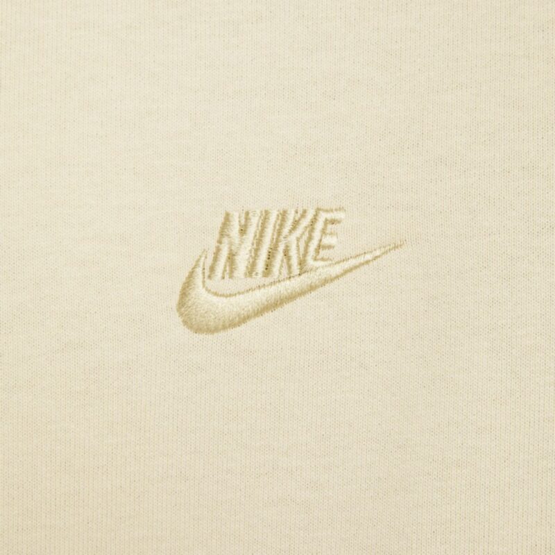 Camiseta Nike Sportswear Premium Essentials Bege