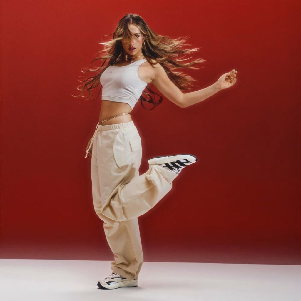 Tênis Adidas Lightblaze