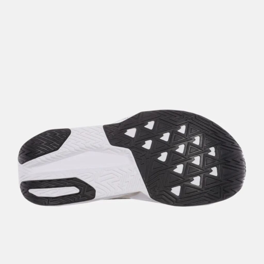 Tênis New Balance FuelCell Rebel V5 "Linen Grey Matter"