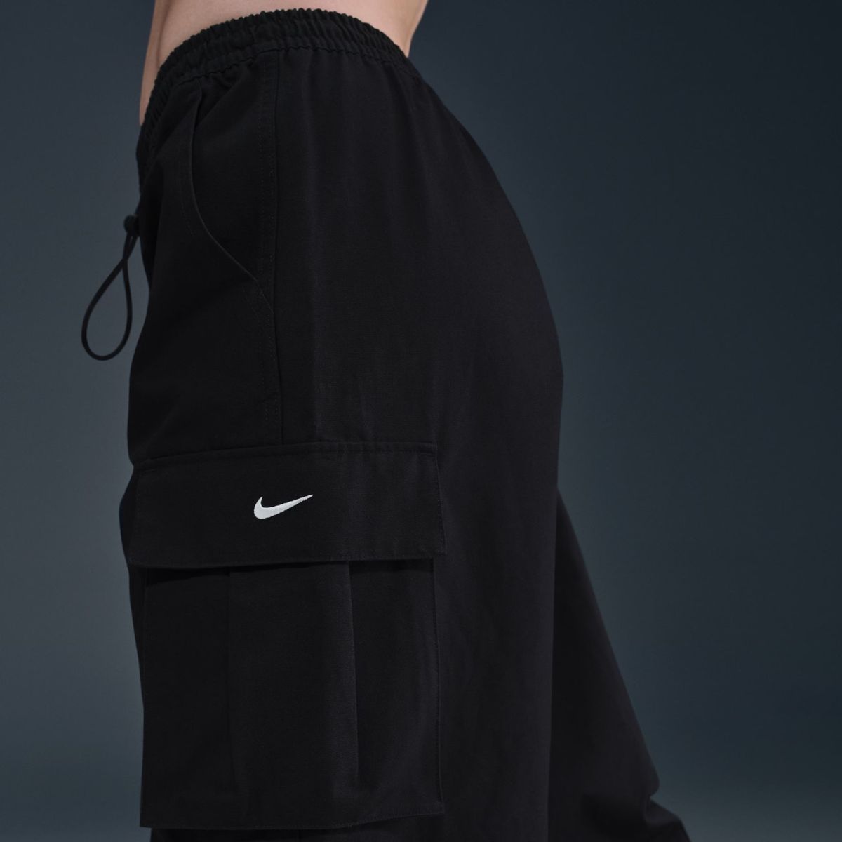 Calça Cargo Nike Sportswear Woven Feminina