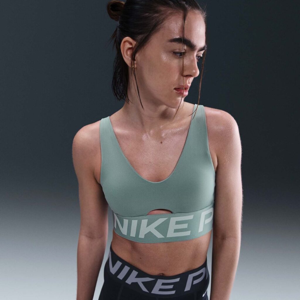 Top Nike Pro Indy Plunge Feminino