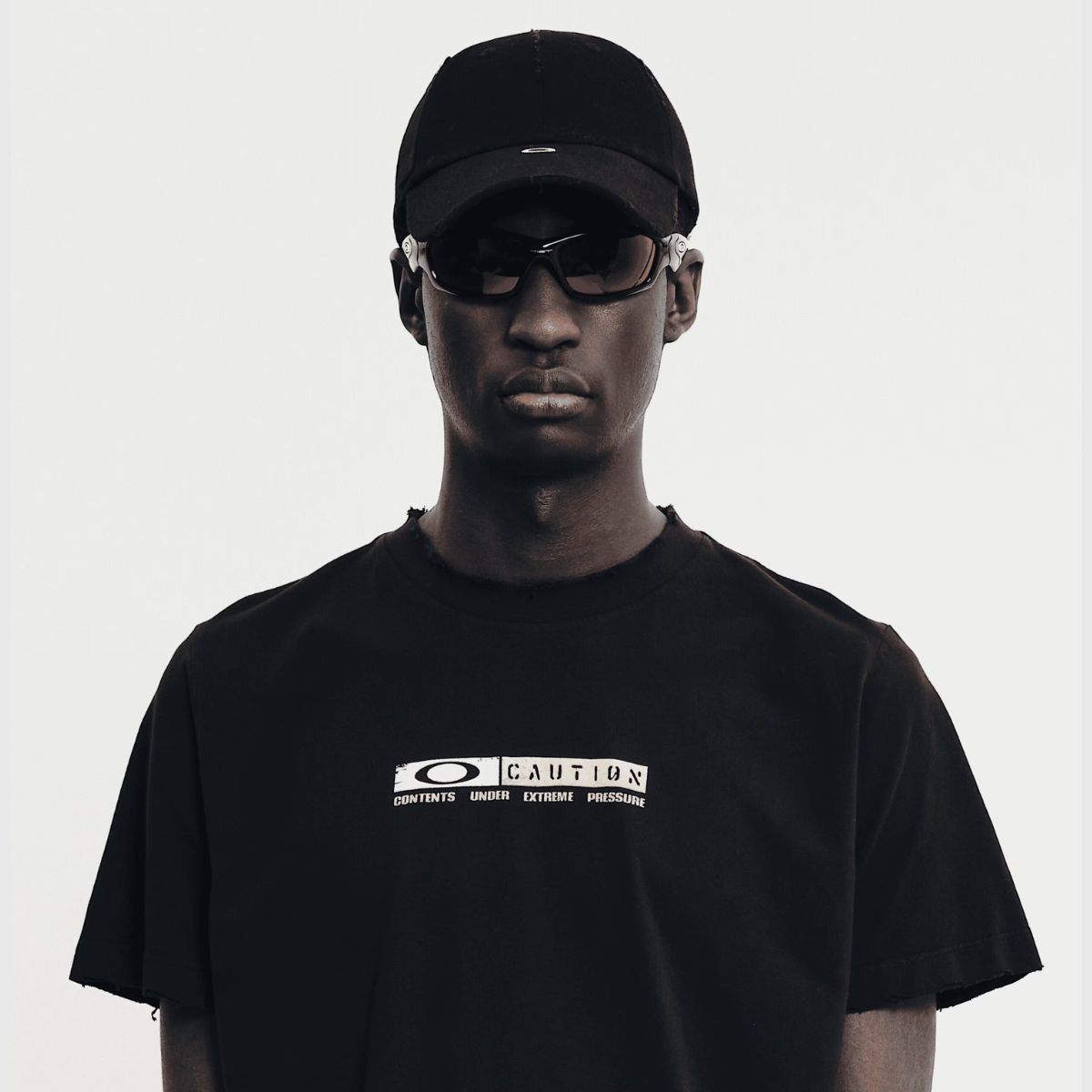 Camiseta Oakley X Piet Caution Ripped