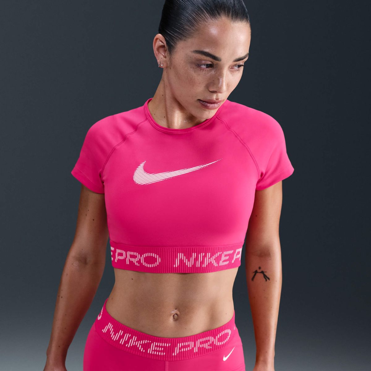 Camiseta Dri-Fit Nike Pro Feminina
