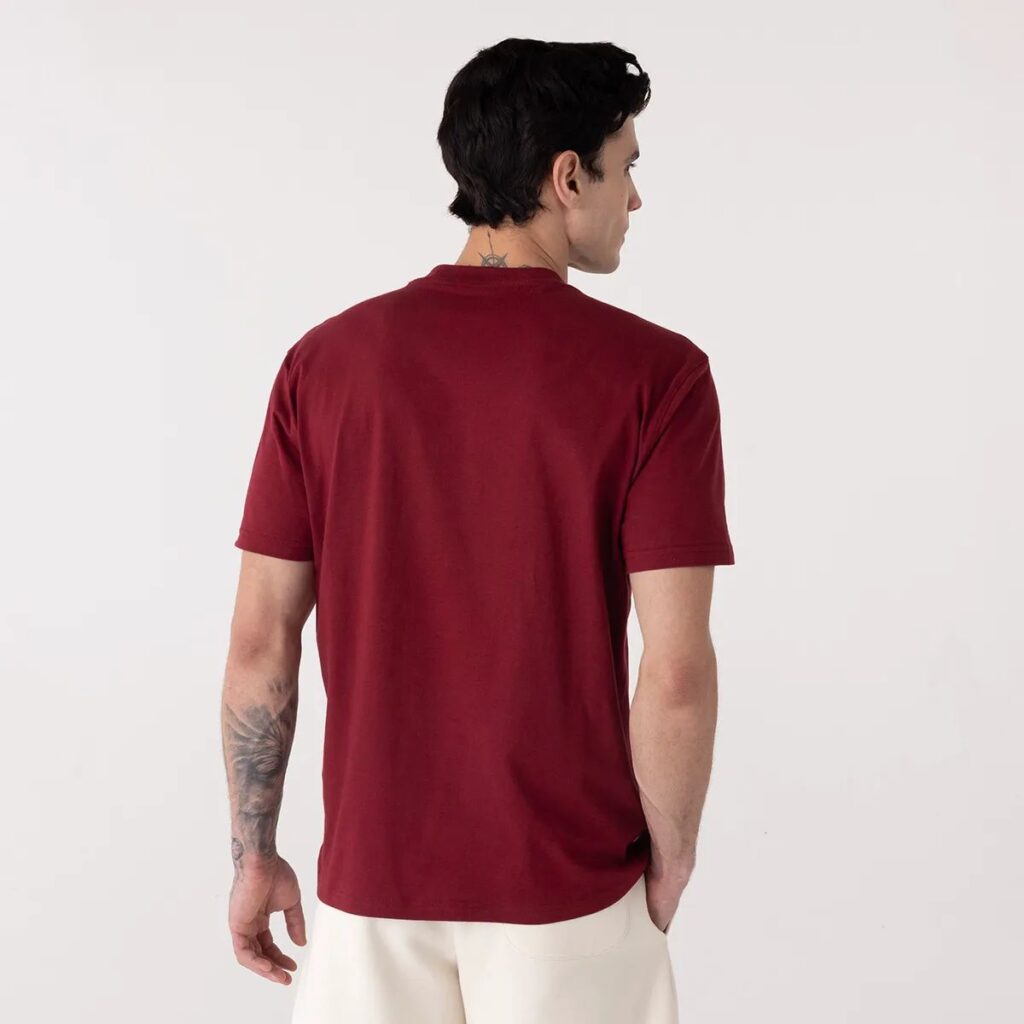 Camiseta New Balance Essentials Bordo
