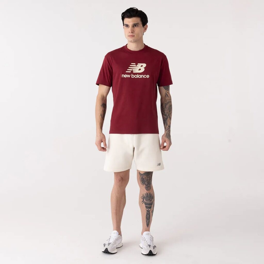 Camiseta New Balance Essentials Bordo