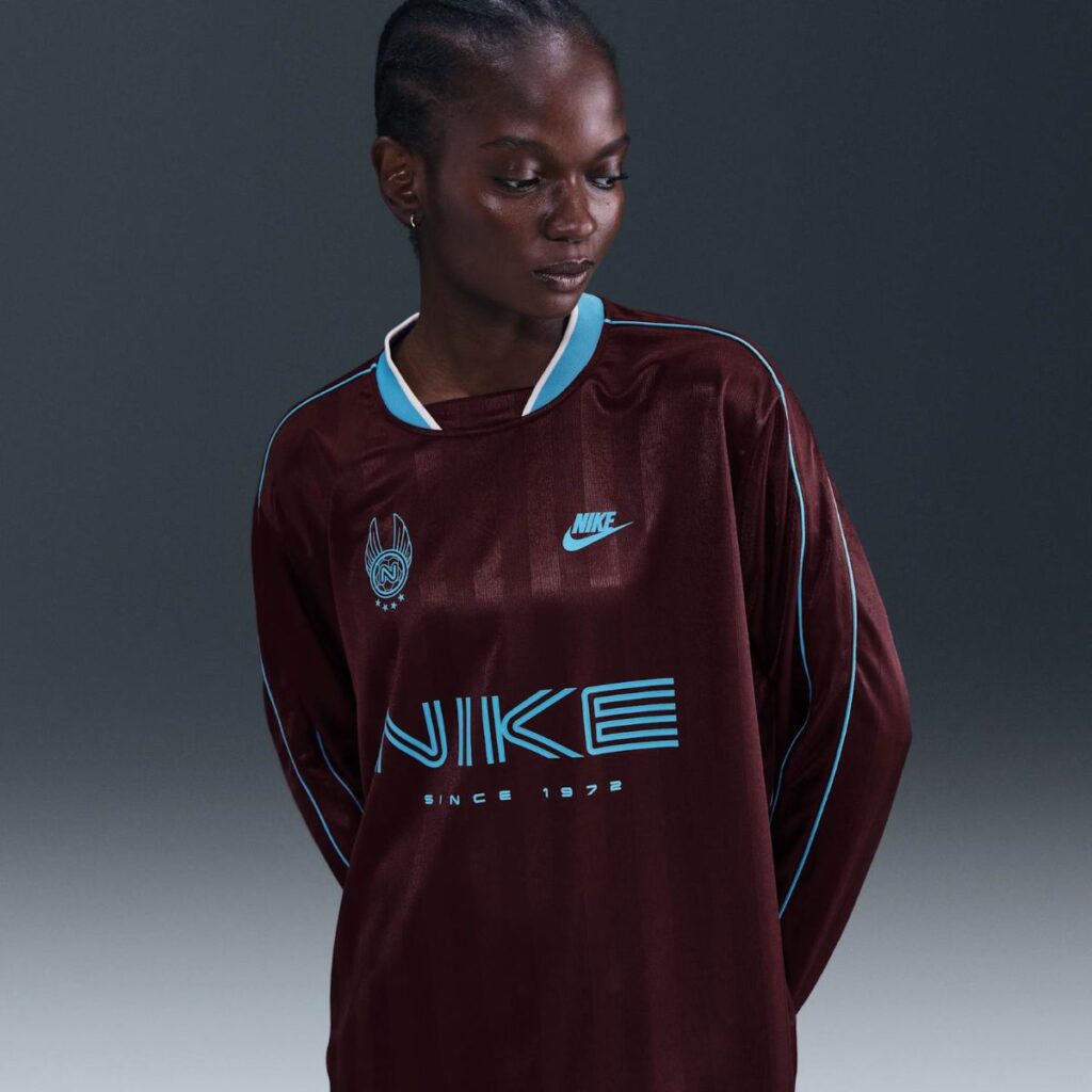 Camisa Nike Sportswear Manga Longa Feminina