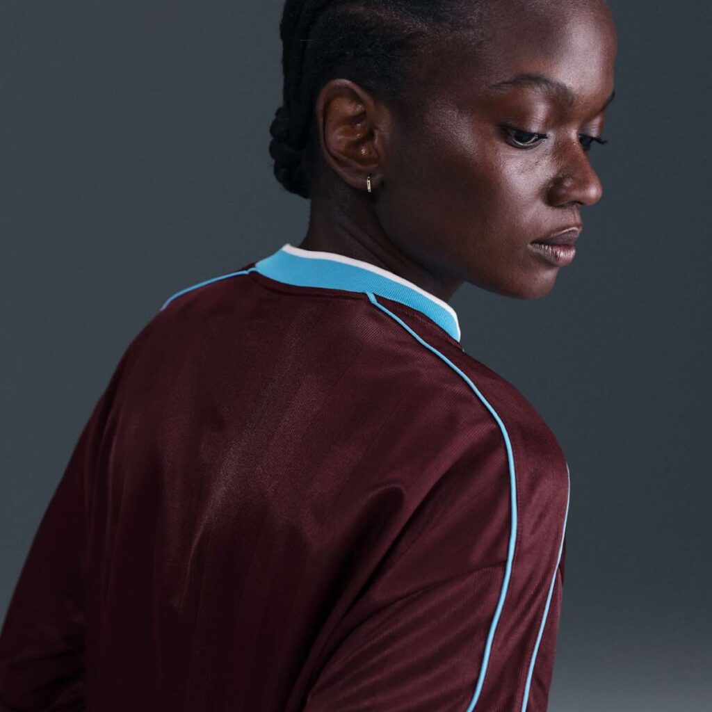 Camisa Nike Sportswear Manga Longa Feminina