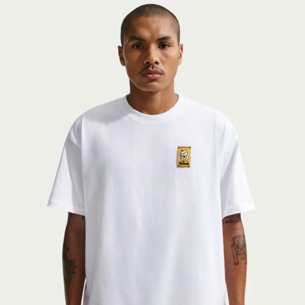 Camiseta Nike Sportswear Café Swoosh "Fresh Daily"