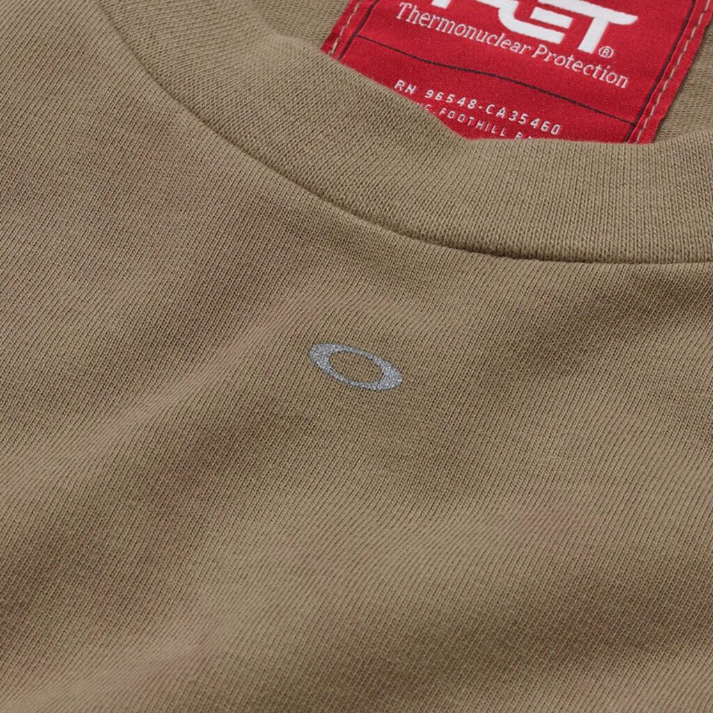 Camiseta Oakley x PIET Foil Nano Logo Marrom