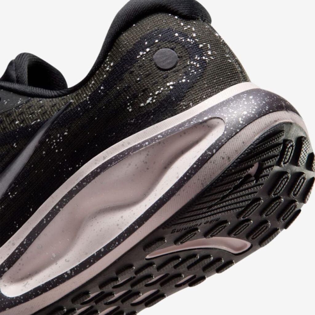 Nike Journey Run "Black Cave Purple"