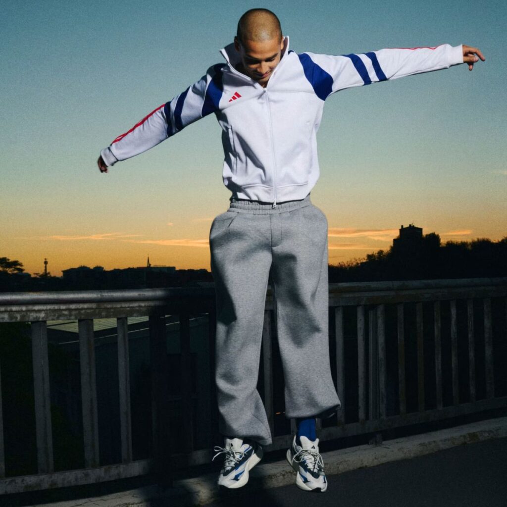 Adidas Lightblaze "Off White Bright Royal"