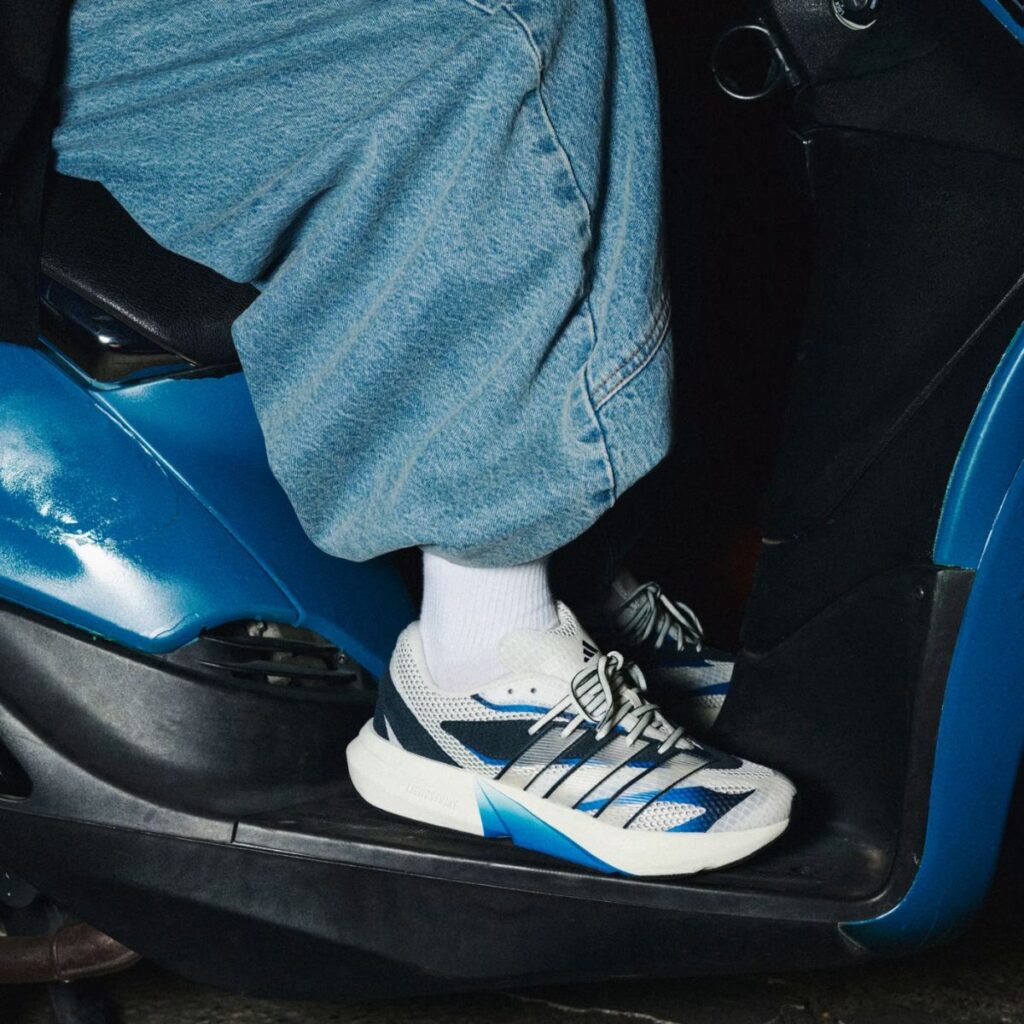Adidas Lightblaze "Off White Bright Royal"
