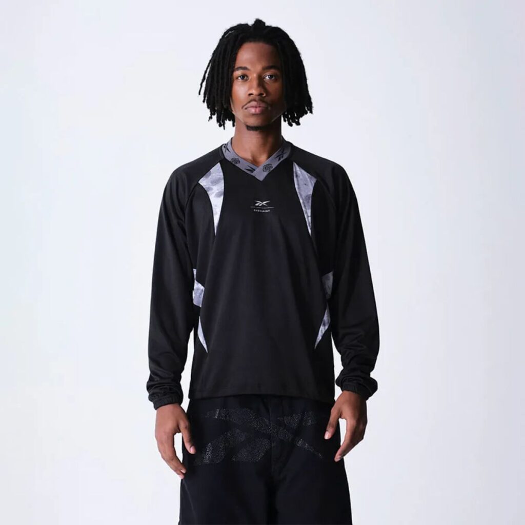 Blusa Reebok & Thesaint Crewneck Cracked Concrete