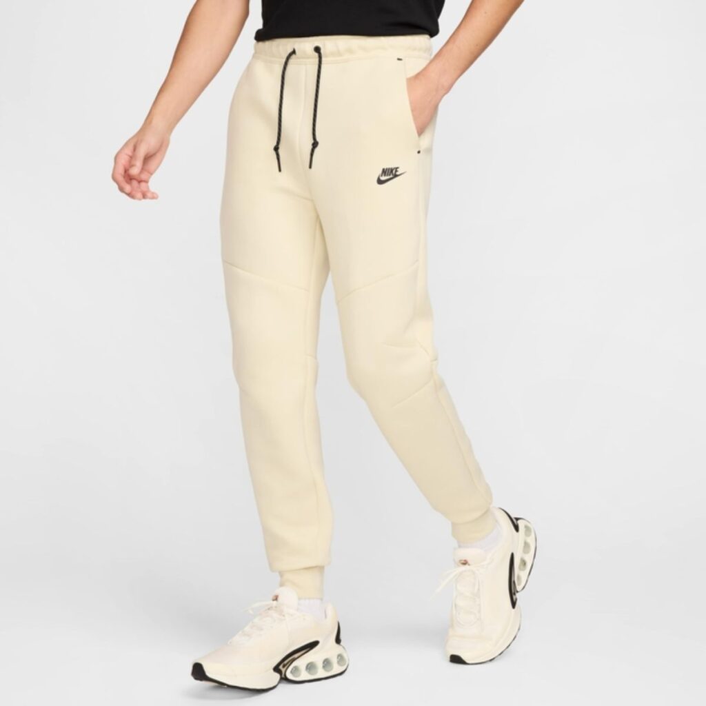 Calça Nike Sportswear Tech Fleece