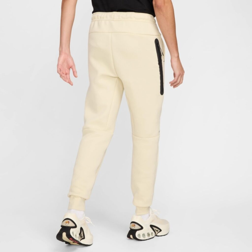 Calça Nike Sportswear Tech Fleece