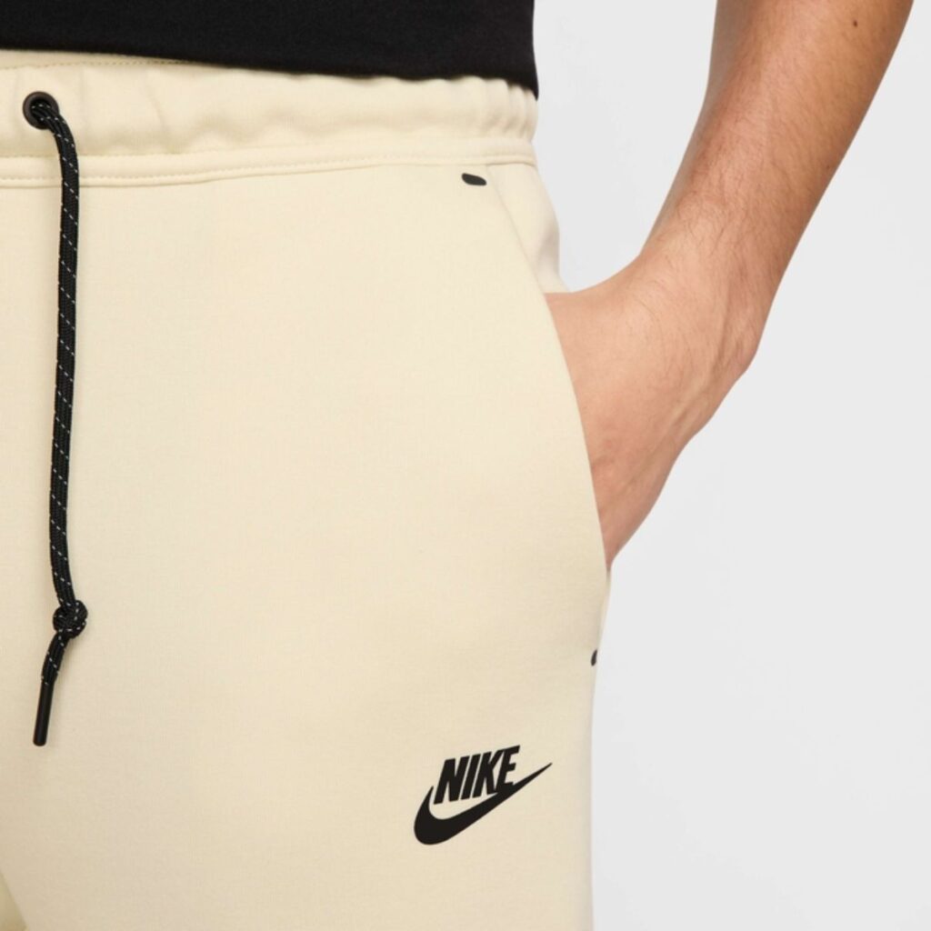 Calça Nike Sportswear Tech Fleece