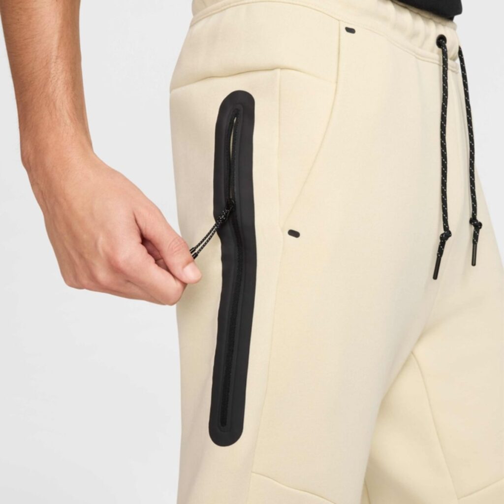 Calça Nike Sportswear Tech Fleece