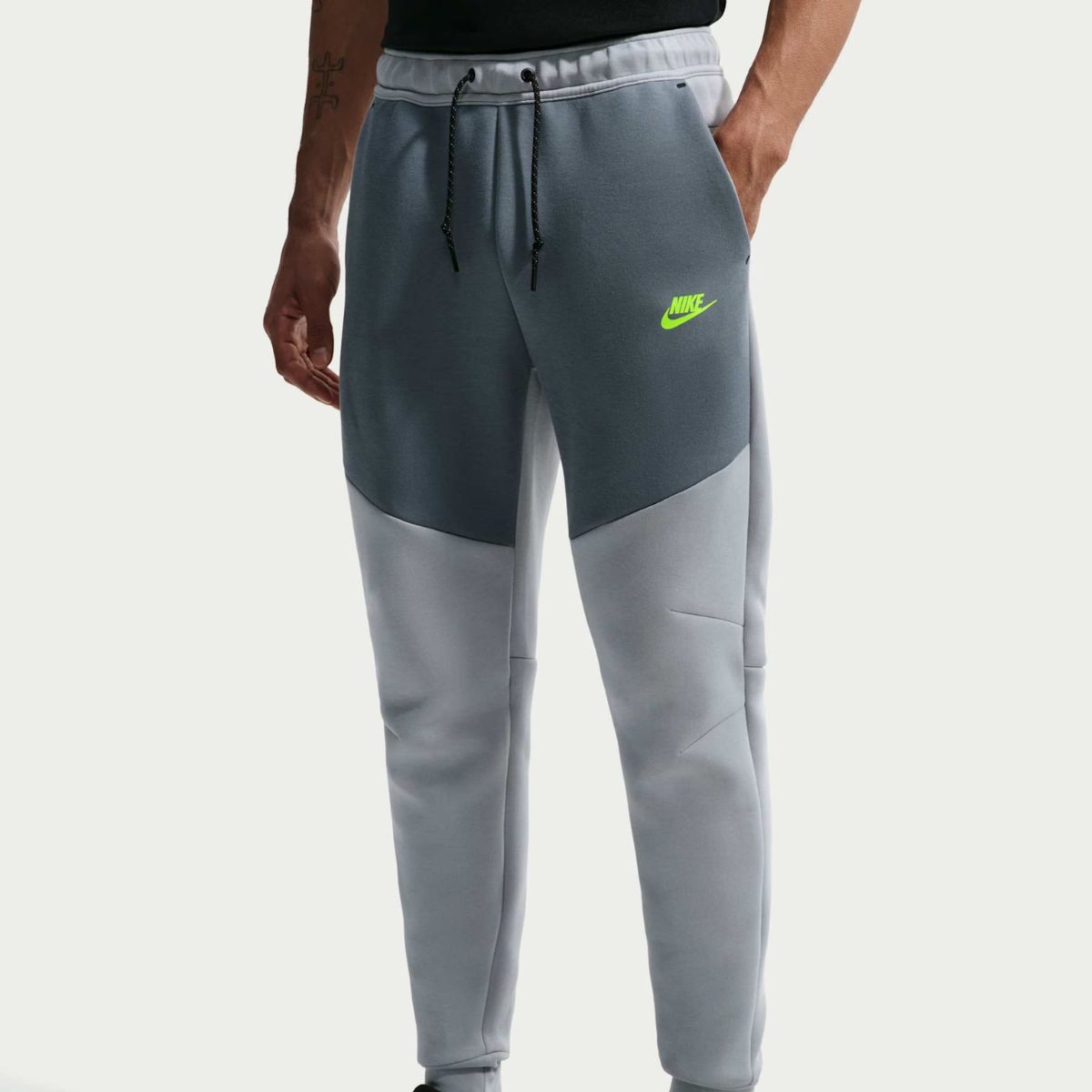 Calça Nike Sportswear Tech Fleece