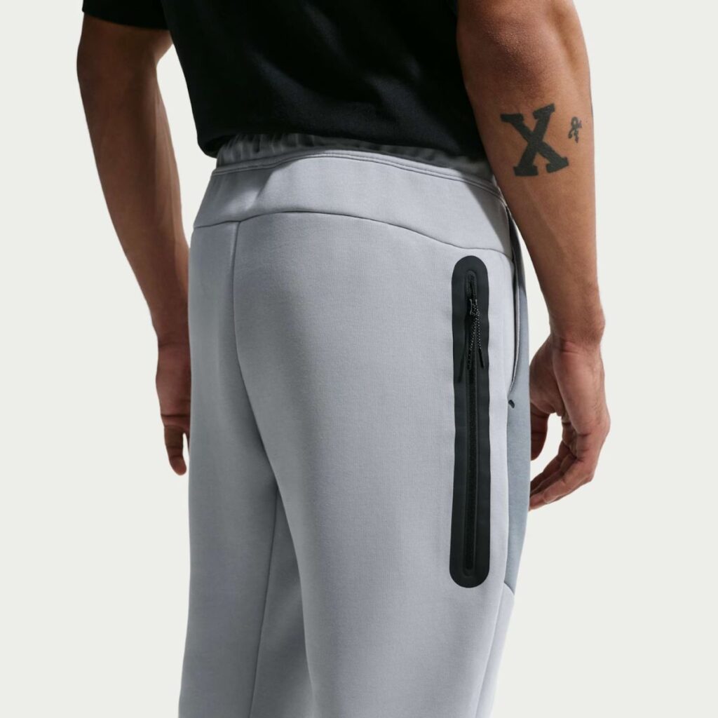 Calça Nike Sportswear Tech Fleece