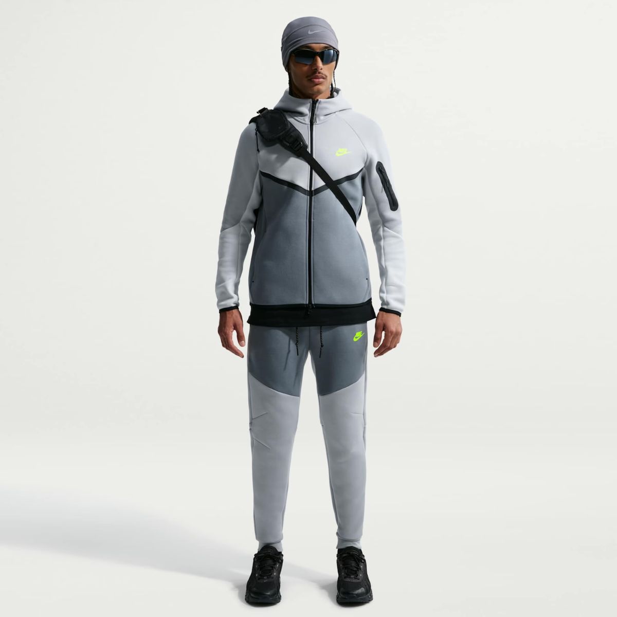 Calça Nike Sportswear Tech Fleece