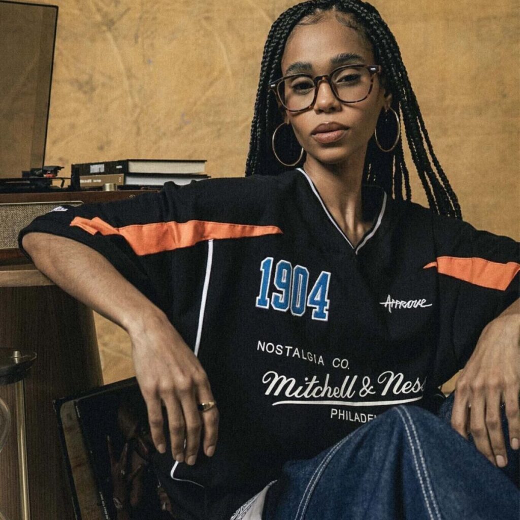 Camiseta Box Approve X Mitchell And Ness Preto