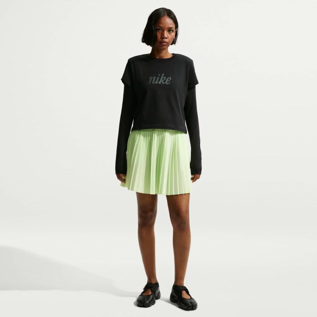 Camiseta Nike Sportswear Club Heritage Feminina