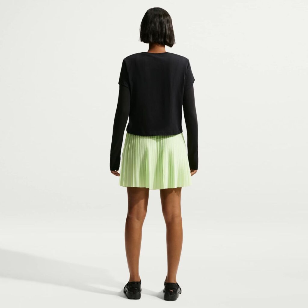 Camiseta Nike Sportswear Club Heritage Feminina