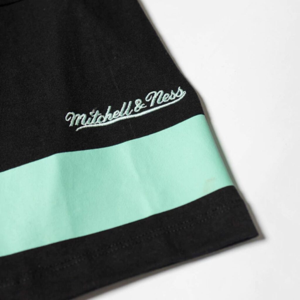 Camiseta Over Approve X Mitchell & Ness Preto