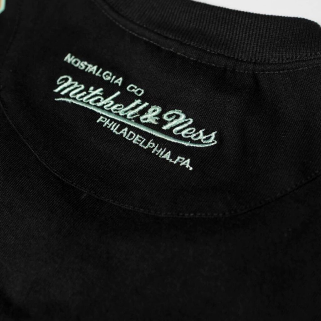 Camiseta Over Approve X Mitchell & Ness Preto