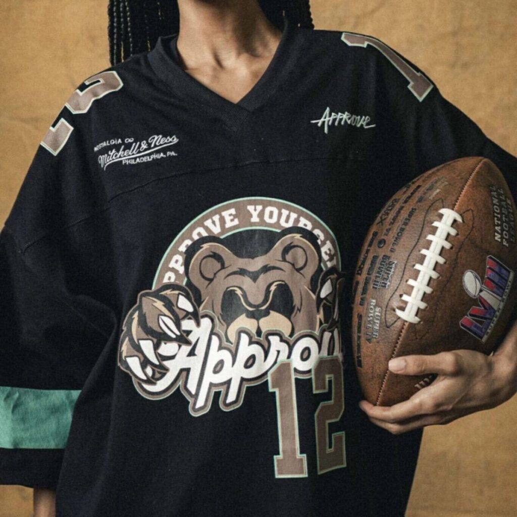 Camiseta Over Approve X Mitchell & Ness Preto