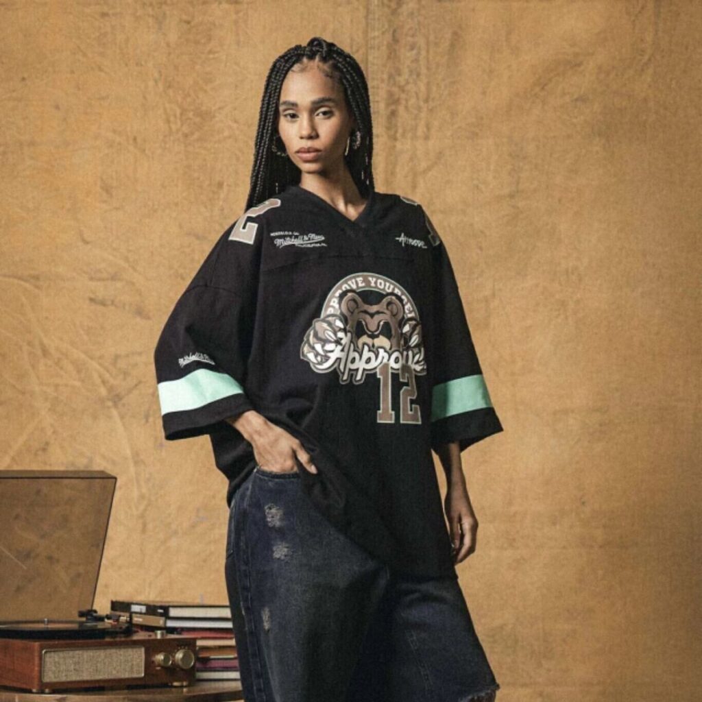 Camiseta Over Approve X Mitchell & Ness Preto