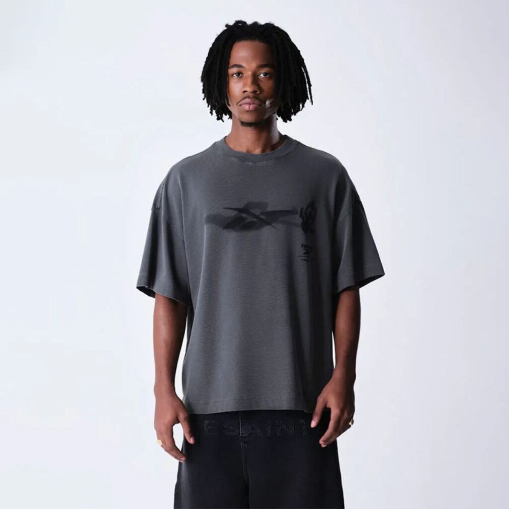 Camiseta Reebok & Thesaint Wide Boxy Shadow