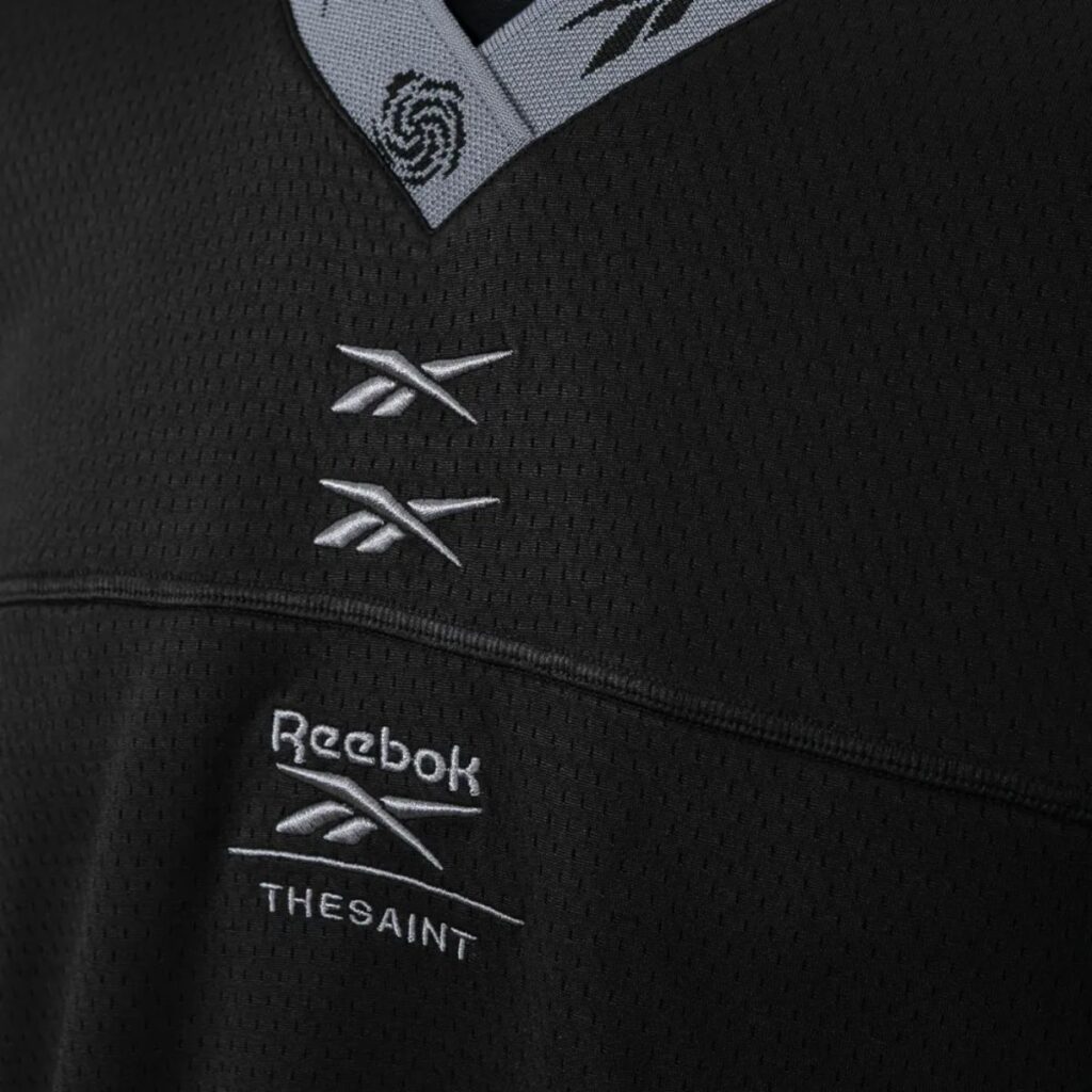 Regata Reebok & Thesaint Tank Top Workout Preta