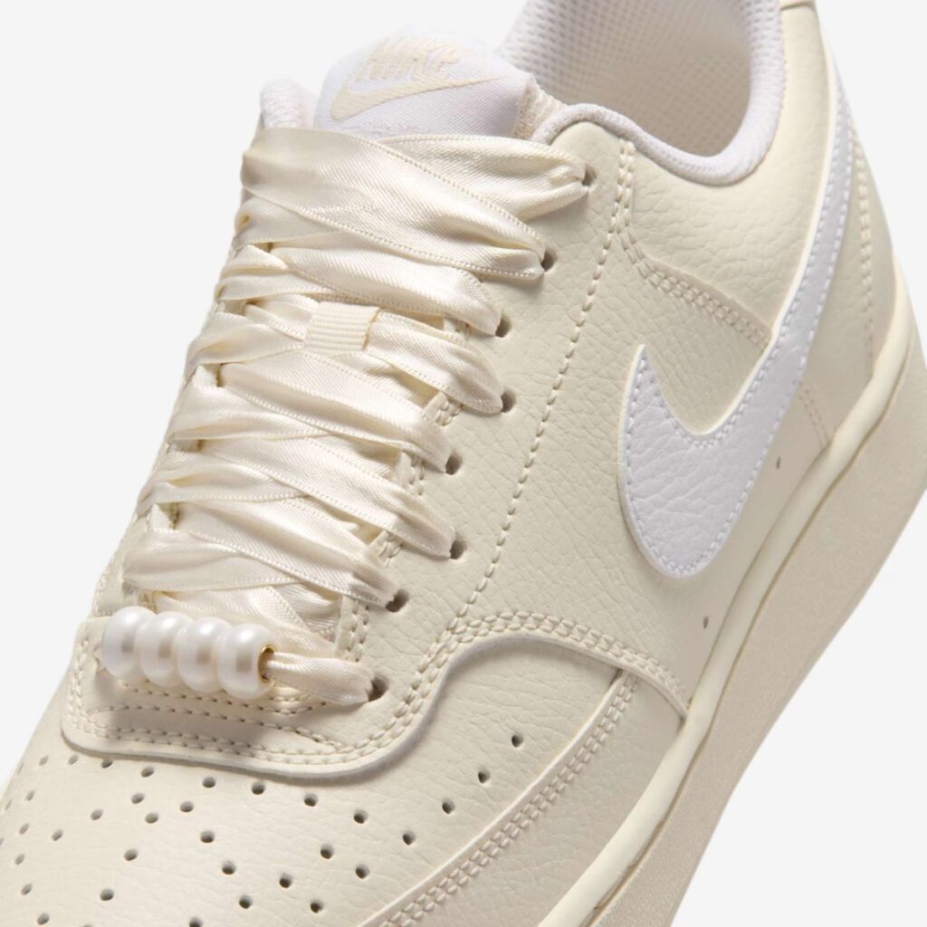 Tênis Nike Court Vision Low Feminino Bege