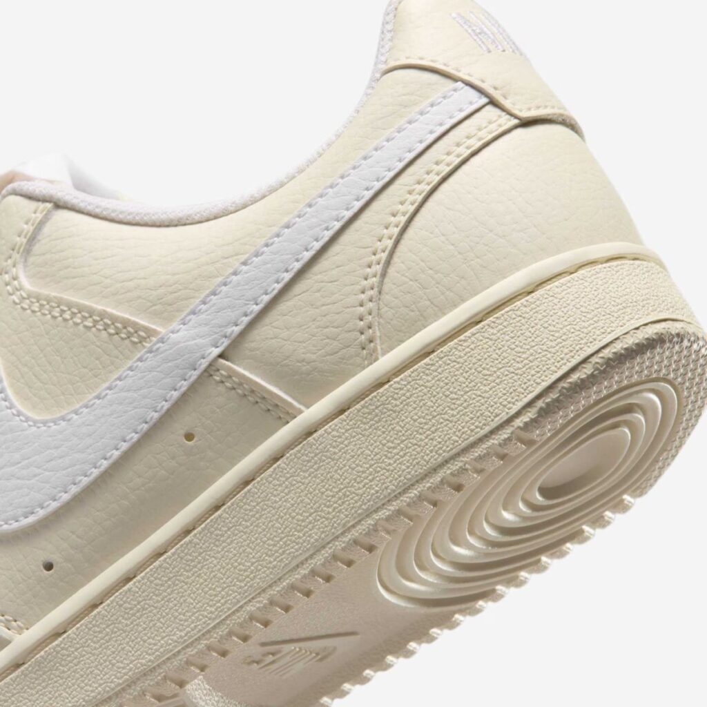 Tênis Nike Court Vision Low Feminino Bege