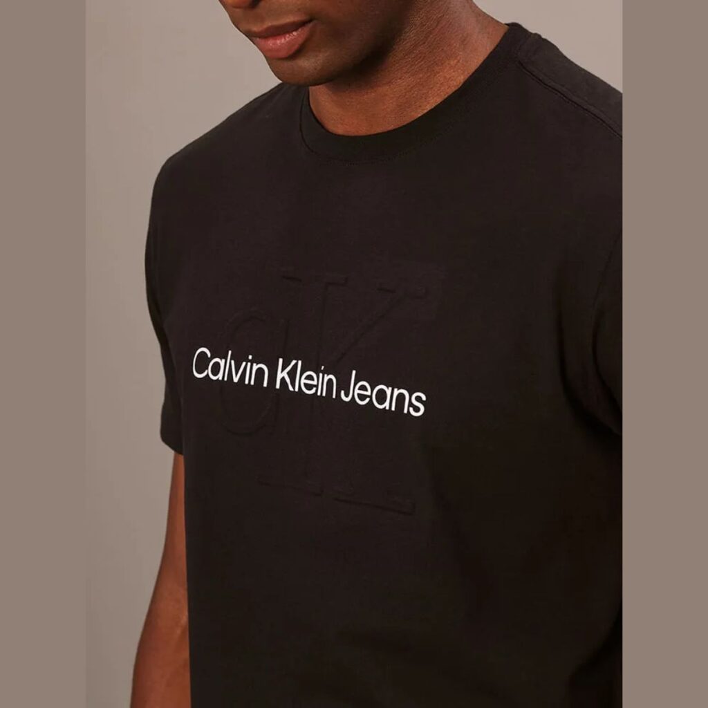 Camiseta Calvin Klein Embossed