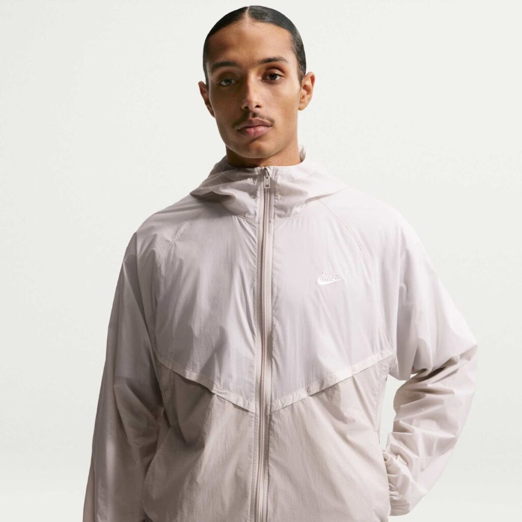 Jaqueta Nike Windrunner Unlined UV Off White