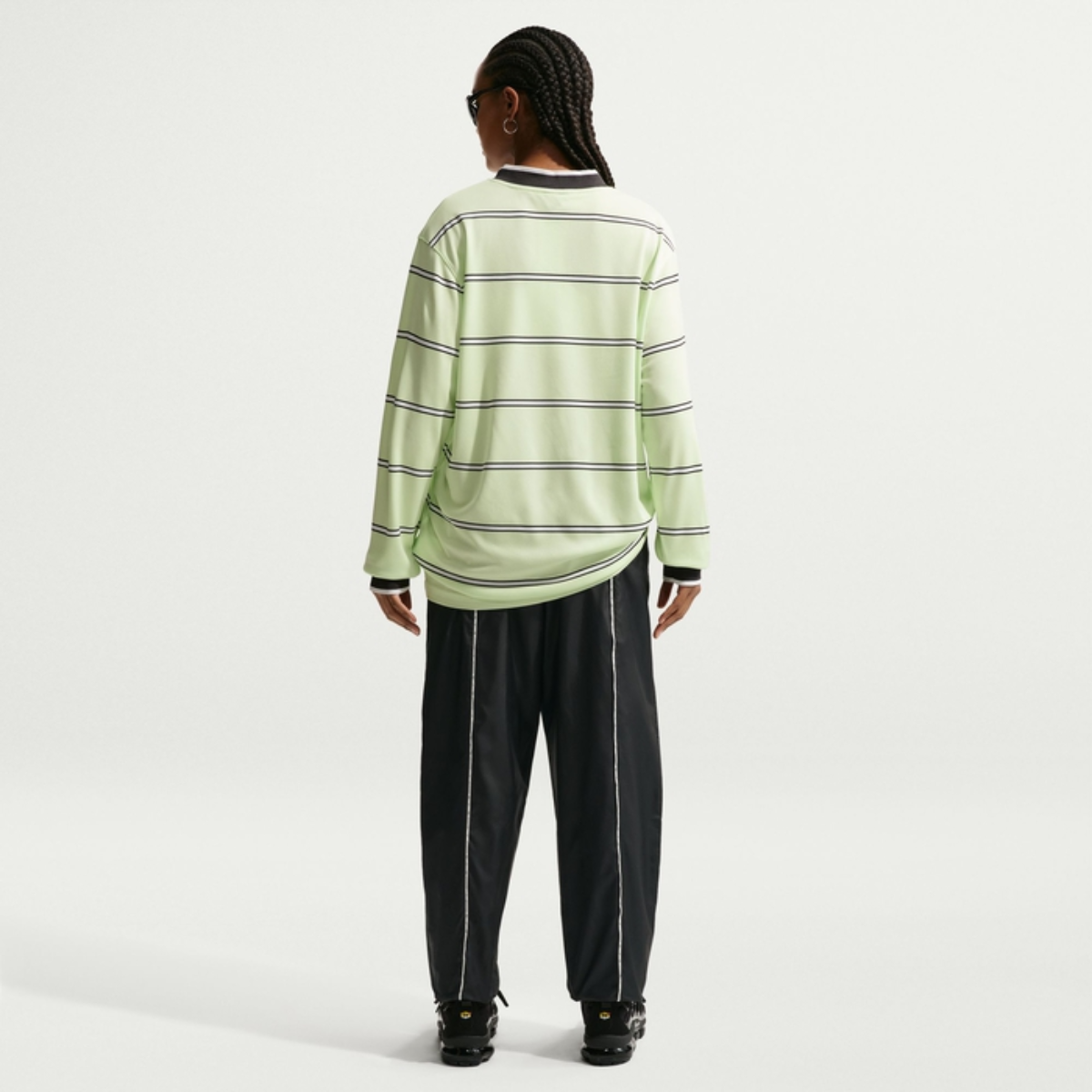 Calça Nike Mid-Rise Repel Woven Pants