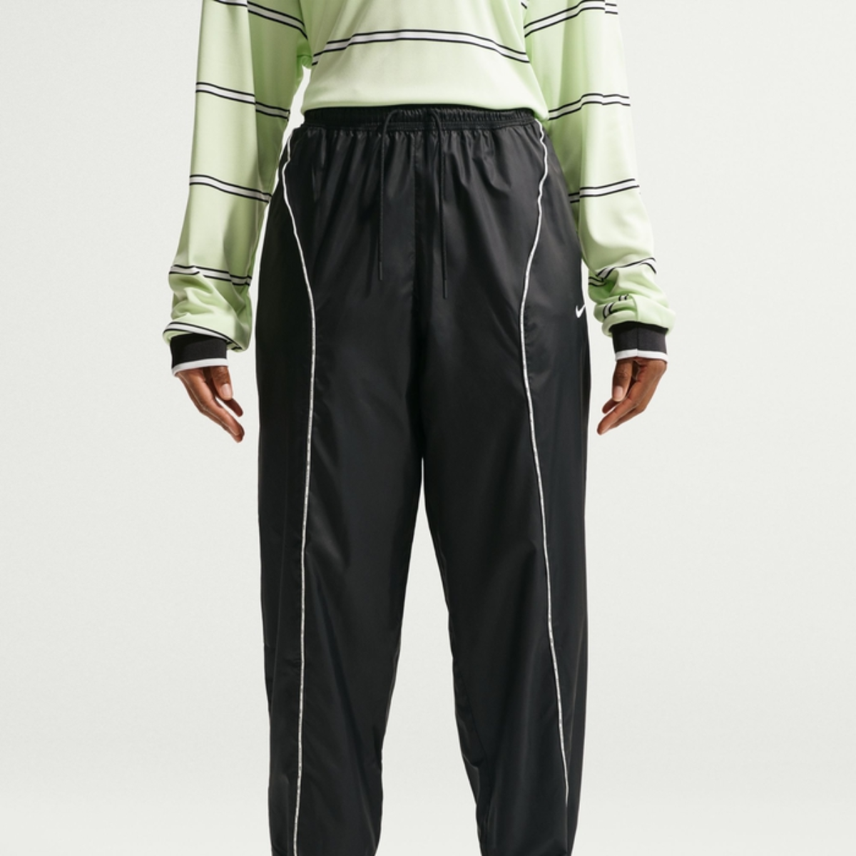 Calça Nike Mid-Rise Repel Woven Pants