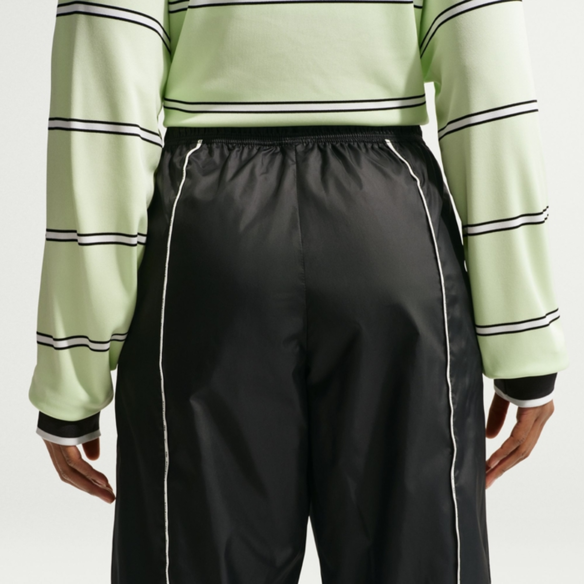 Calça Nike Mid-Rise Repel Woven Pants