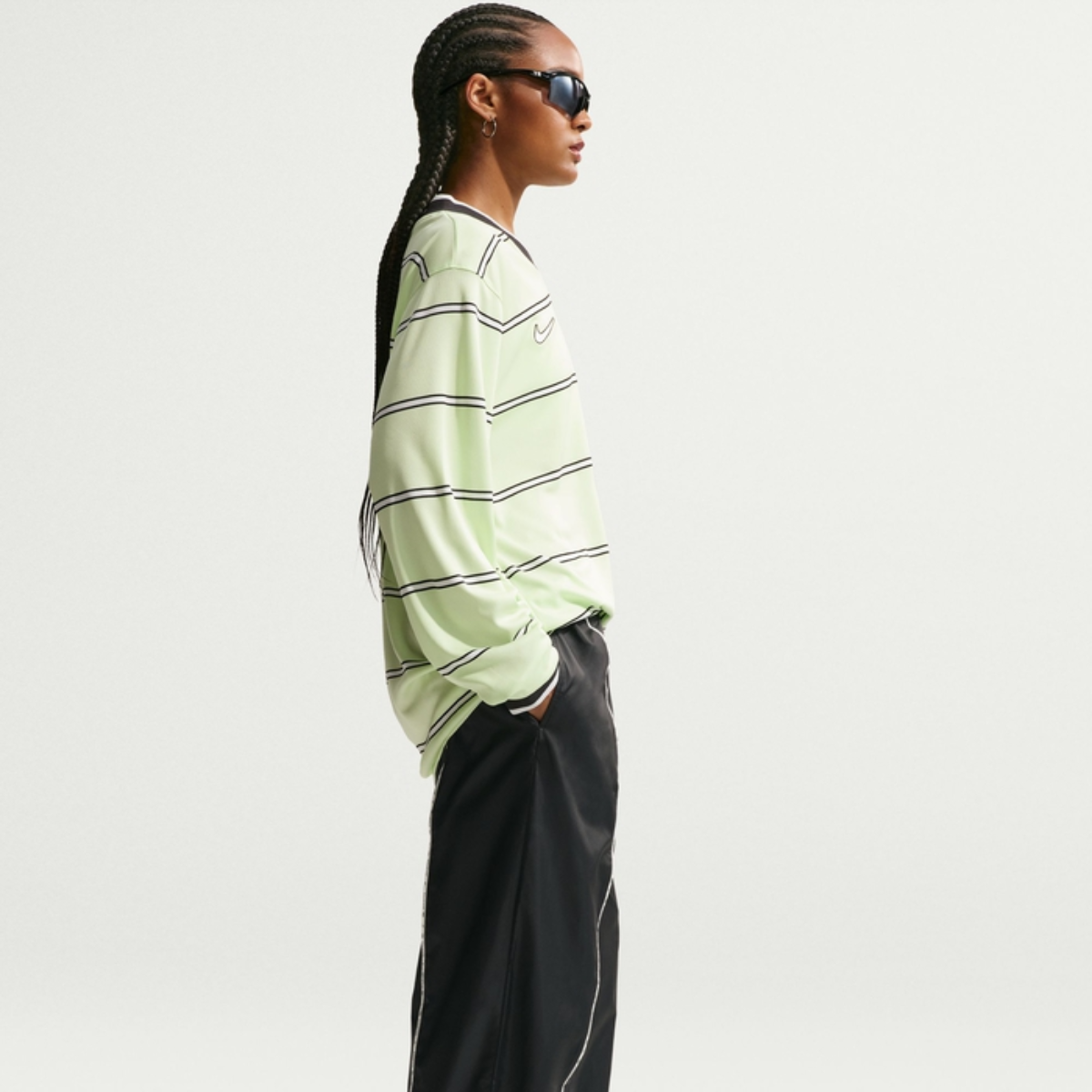 Calça Nike Mid-Rise Repel Woven Pants