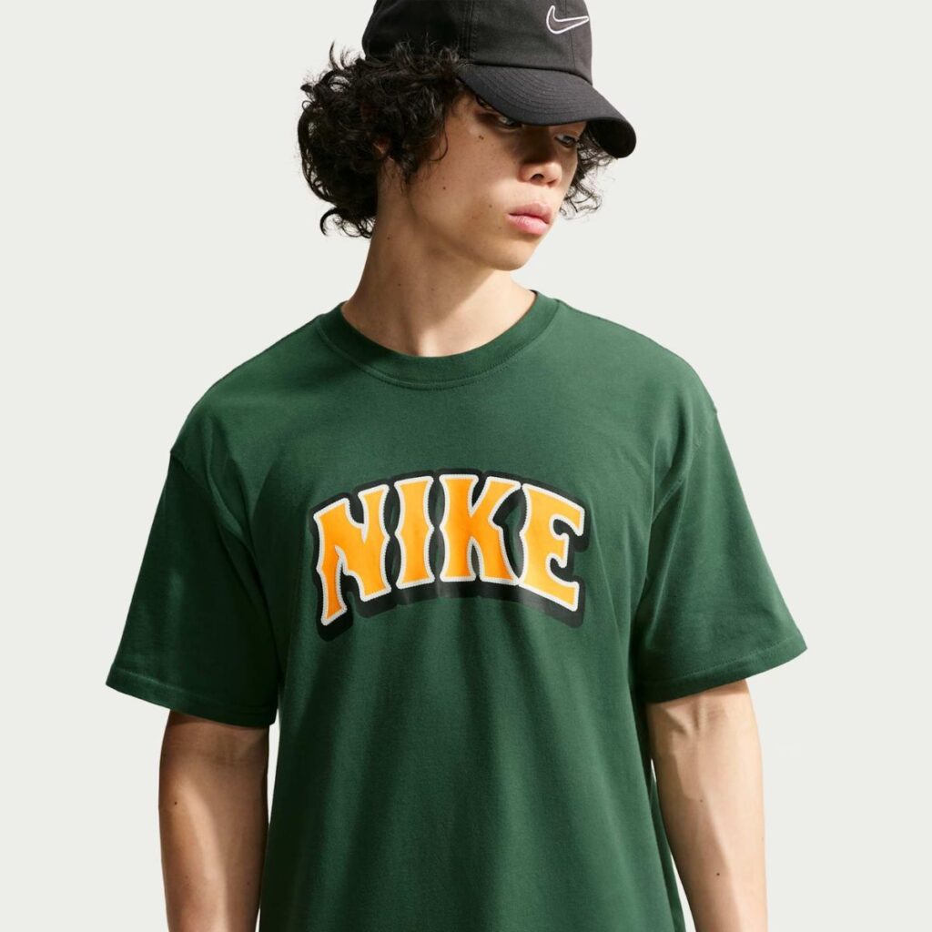 Camiseta Nike Sportswear Loose Basketball Dunk Unissex Verde