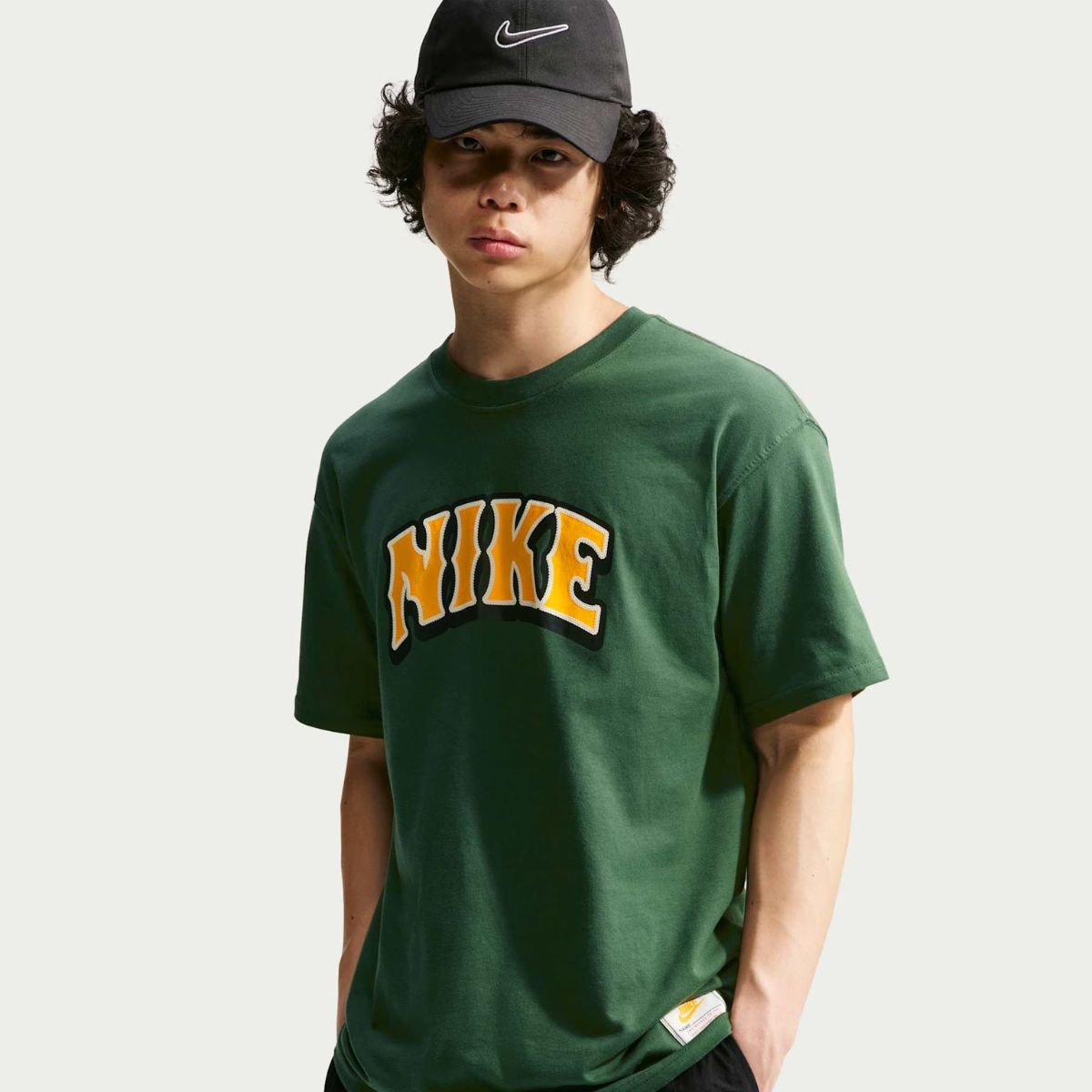 Camiseta Nike Sportswear Loose Basketball Dunk Unissex Verde