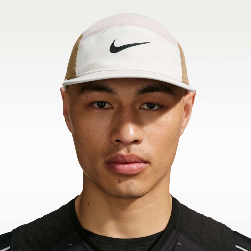 Boné Nike Dri-FIT Fly Unissex "Branco/Bege"