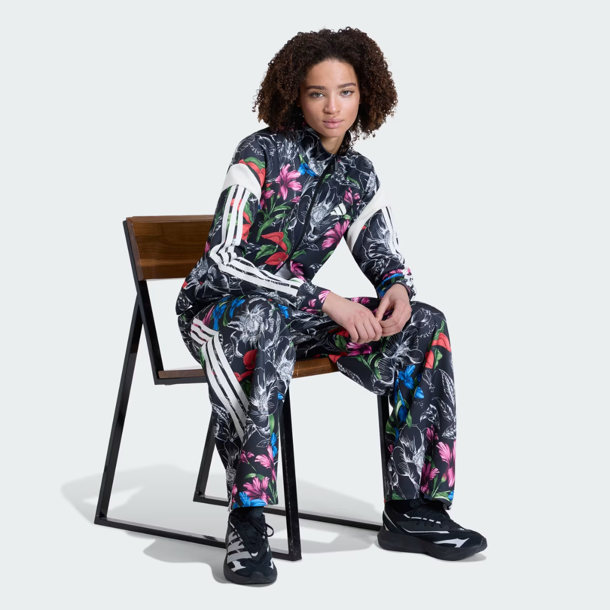Jaqueta Adidas X Farm Rio House Of Tiro Preta
