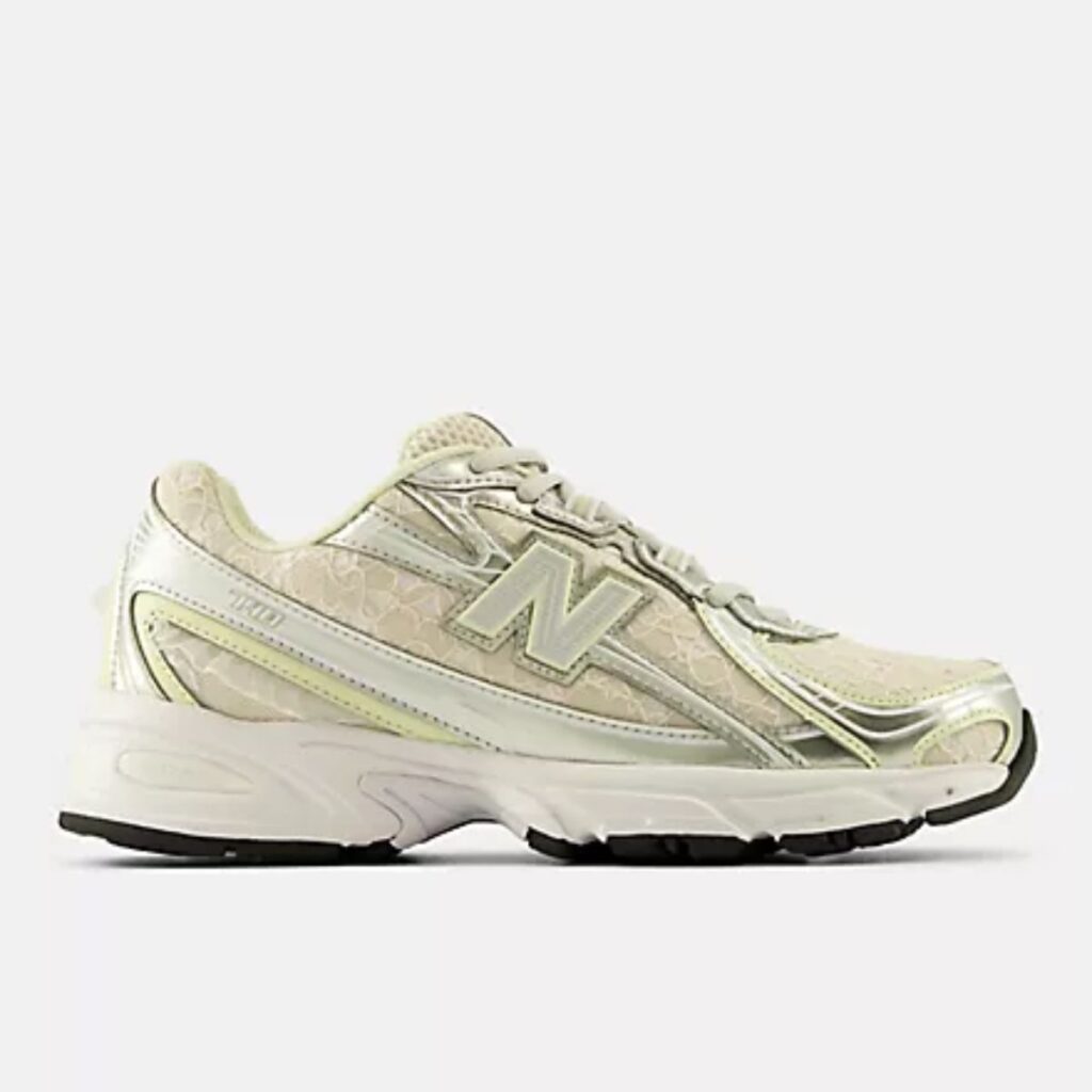 Tênis New Balance 740 "Moonbean With Light Silver Metallic"