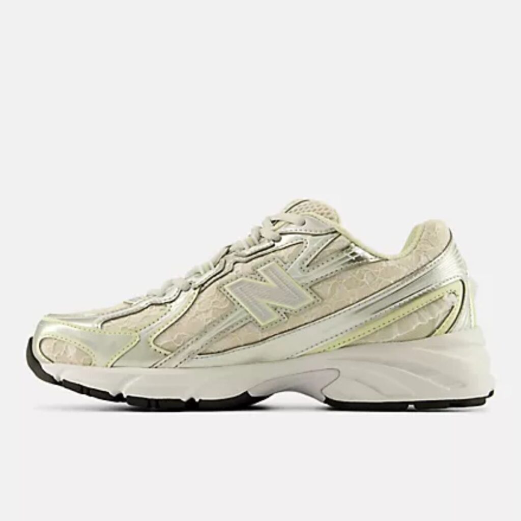 Tênis New Balance 740 "Moonbean With Light Silver Metallic"